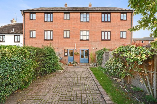 Town house for sale in Sutton Close, Woodbridge