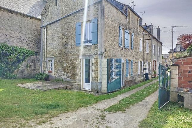 Thumbnail Cottage for sale in Courseulles-Sur-Mer, Basse-Normandie, 14470, France