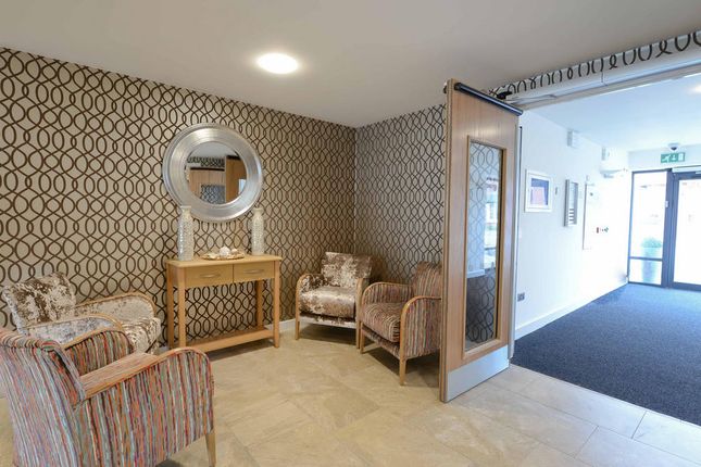 34 The Windings, Cable Drive, Helsby, Cheshire photo 4