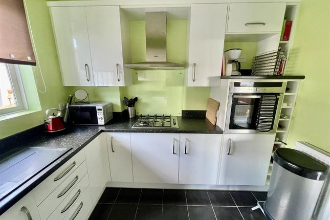 28, Combley Drive, Plymouth photo 4