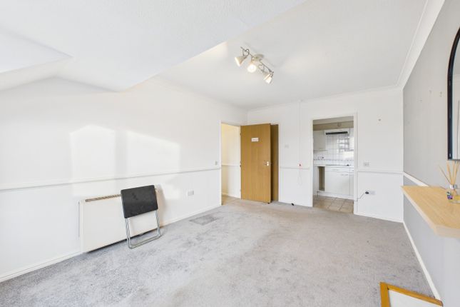 48, Albion Court, Hull photo 3