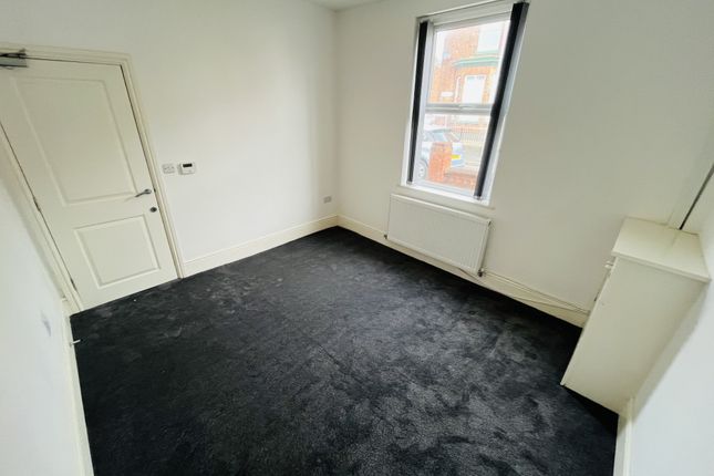 62, Bond Street, Leigh photo 5