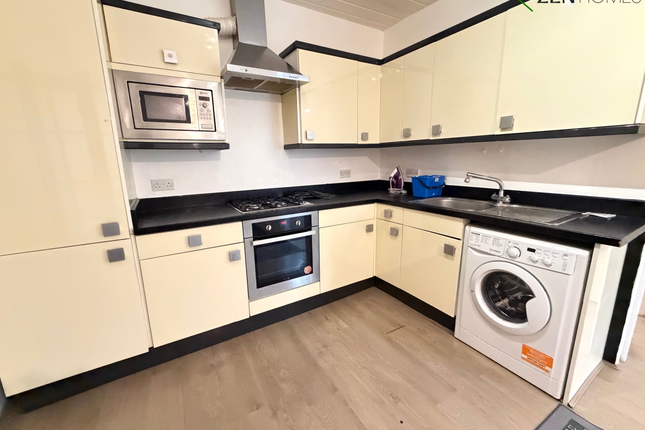 1b Princes Avenue, London photo 4