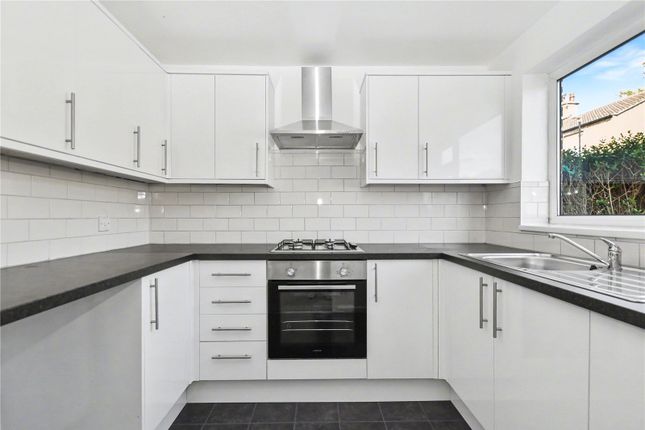 15, Longfield Road, West Yorkshire photo 3