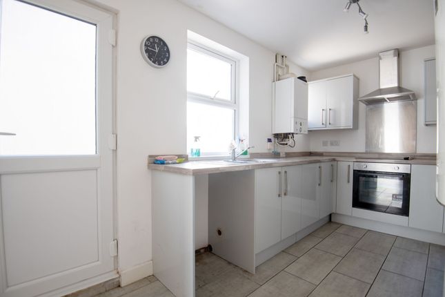135 Great Park Street, Wellingborough photo 2