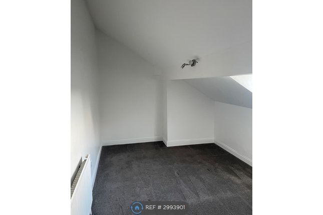 Manchester Road Flat, Huddersfield photo 3