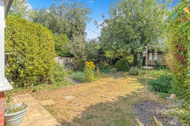 14 Charvil House Road, Charvil, Berkshire photo 3
