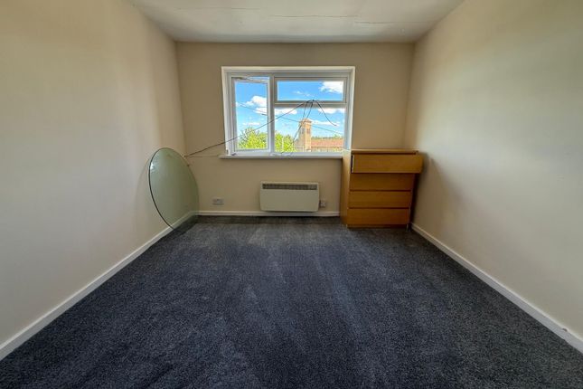 374, Southchurch Drive, Nottingham photo 4
