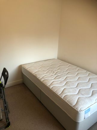 Room to rent in Cowley Mill Road, Uxbridge