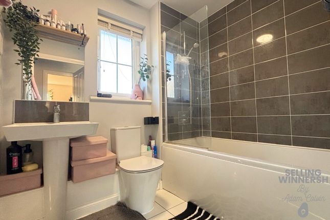 46, Duffet Drive, Wokingham photo 4