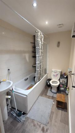 15, Peterhouse Close, Peterborough photo 4