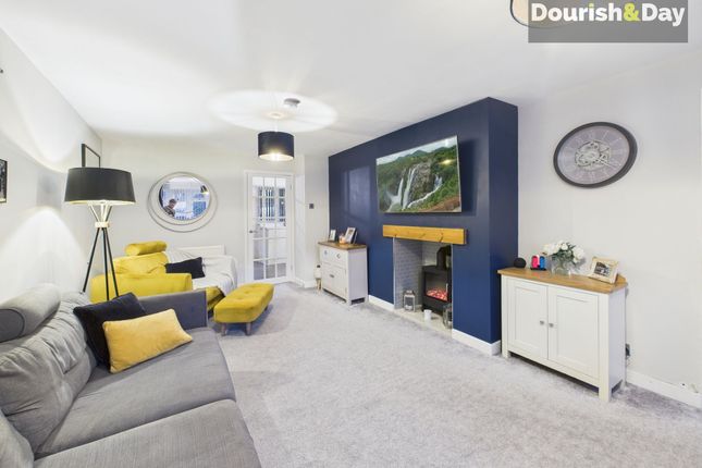 15 Darnford Close, Stafford photo 2