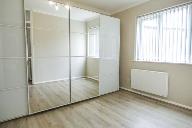 10, Tyssen Place, South Ockendon photo 4