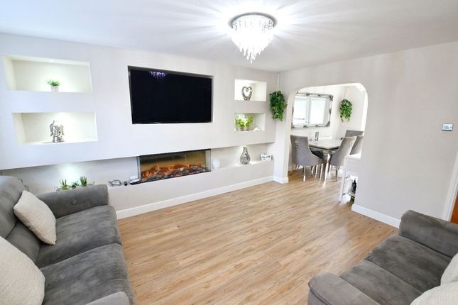 27 Footman Close, Manchester photo 2