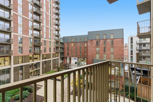 Apt 204, Block B, Salford photo 4