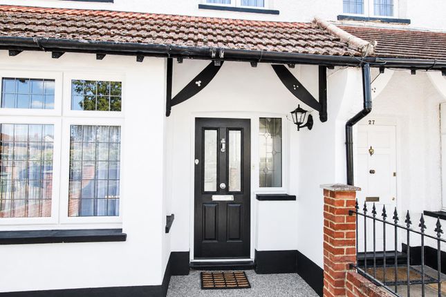28, The Crescent, Sutton photo 3