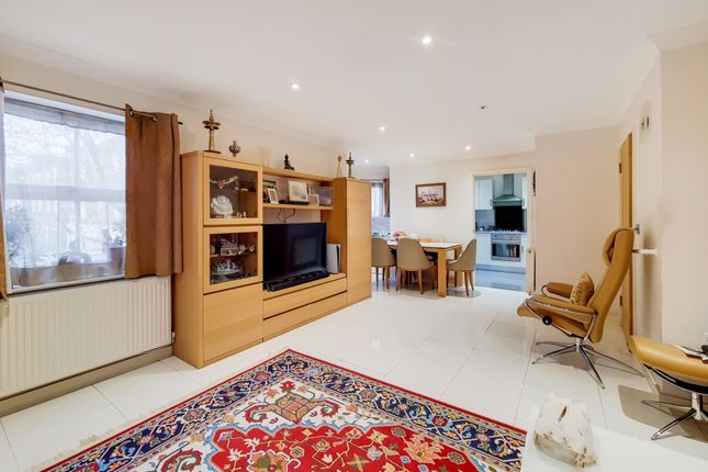 Flat for sale in Northpoint Square, Camden Road, Camden