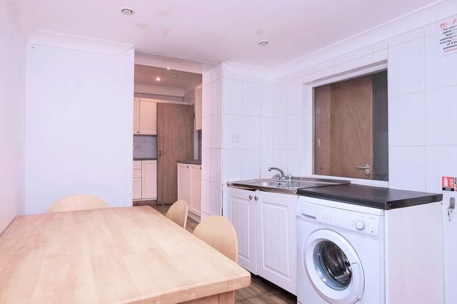 Thumbnail Property to rent in Camelford Street, Brighton