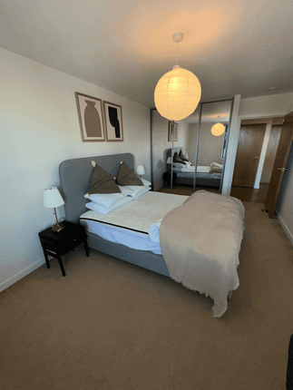 Flat 14, London photo 3