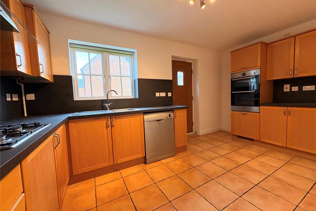 24, Snowshill Close, Northamptonshire photo 3