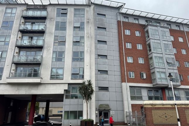 Studio flat on Flat 55 The Round House, Gunwharf Quays, Portsmouth, PO1 3SG, £90,000