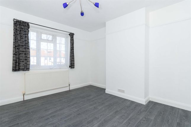 1, Orchard Avenue, Lancing photo 2