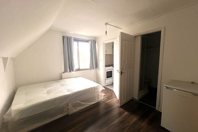 Studio Flat Available In Stretham