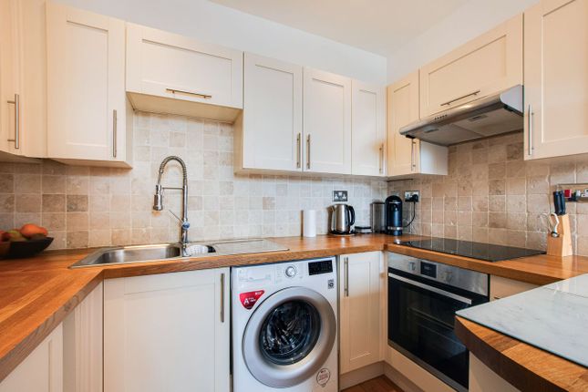Flat 1, 423, Footscray Road, London photo 4