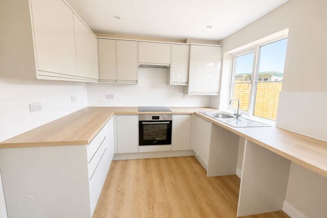 33, Forsythia Place, Southampton photo 4