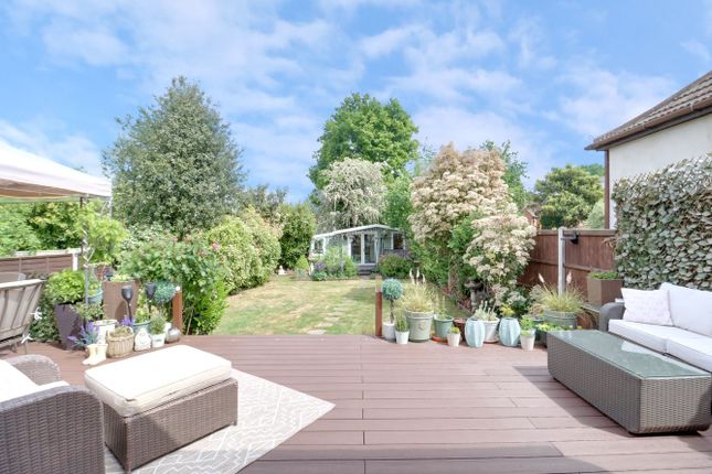 60, Edmund Road, Rainham photo 4
