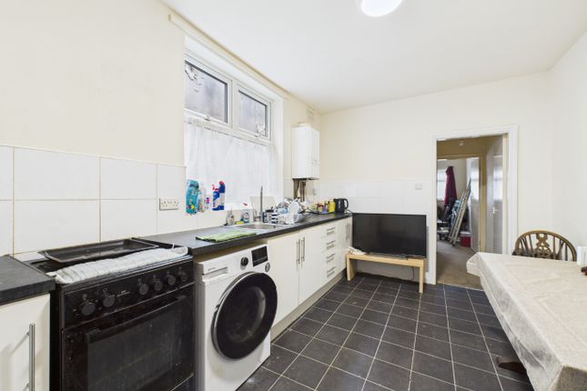 27, Louis Street, Hull photo 4