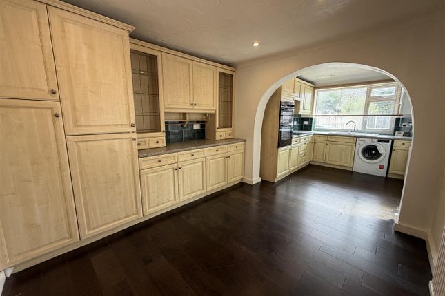 159, Winchester Road, London photo 4