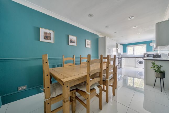 25, Inhurst Road, Hampshire photo 4