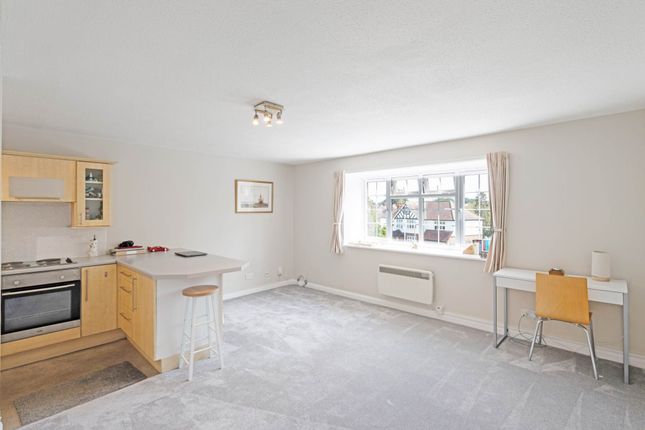 15 Forsyth Court, Cambridge Avenue, New Malden photo 2
