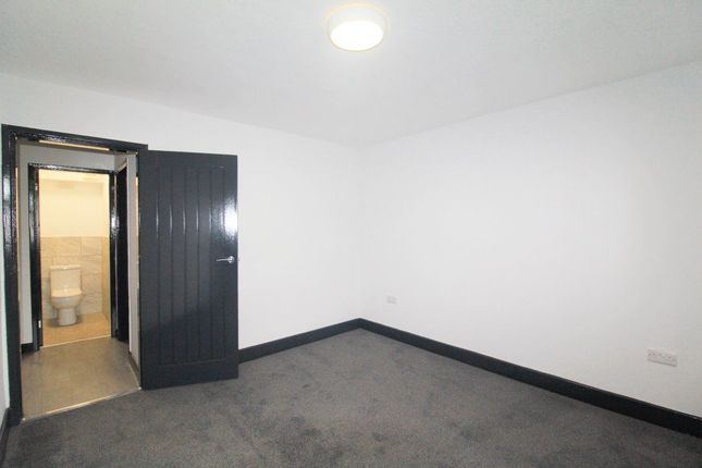 Flat to rent in Westmaner Court, Hall Drive, Chilwell, Nottingham