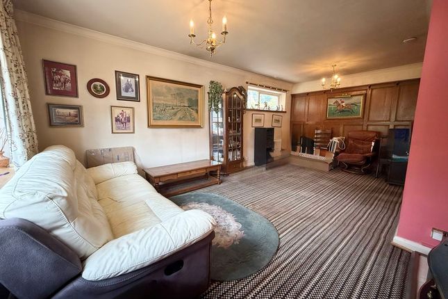 10b, Rothschild Road, Wing photo 3