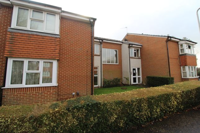 Flat for sale in Heatherwood Drive, Hayes