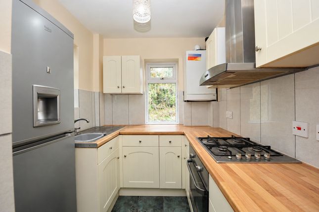 58 Harvey Road, Northolt photo 3