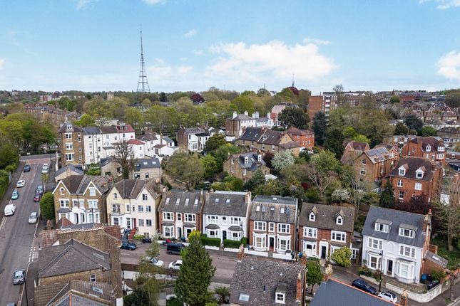 12, High View Road, London photo 4