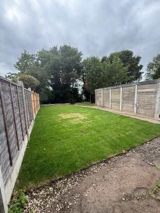 5, Carr Manor Crescent, Leeds photo 2