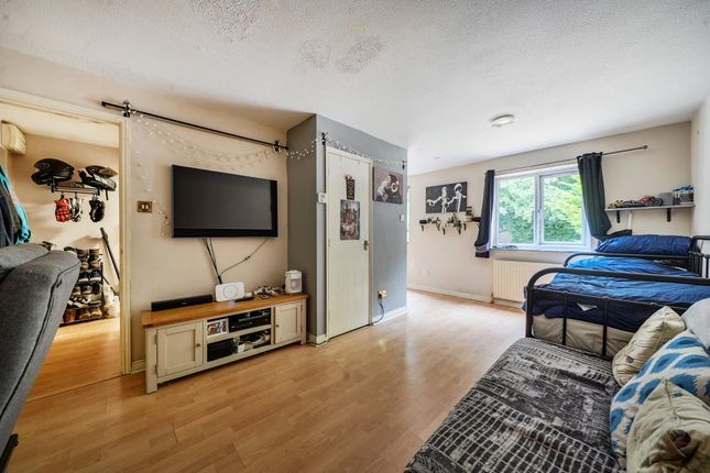 22 CAUNTER ROAD, Newbury, Newbury photo 2
