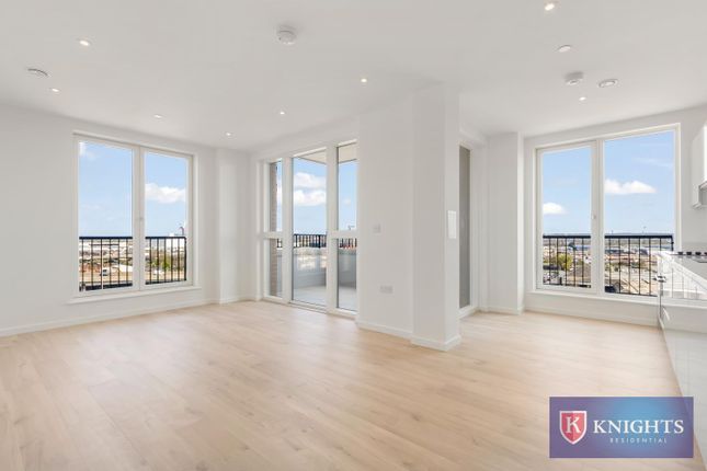 Flat to rent in Meadowpip House, Vernal Way, London