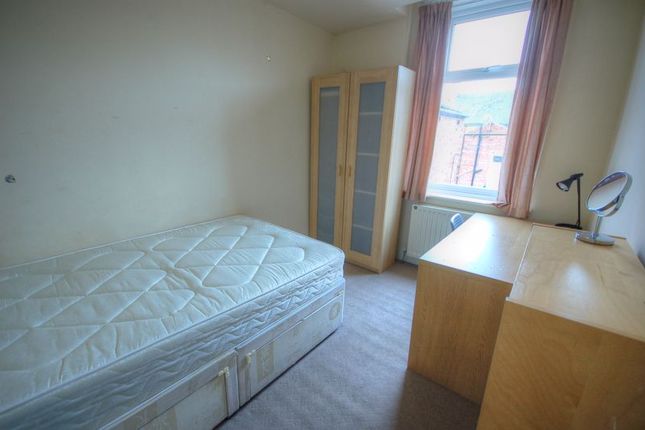 Bayswater Road, Newcastle Upon Tyne photo 5