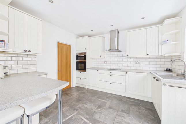 2, Maple Walk, Porthcawl photo 4