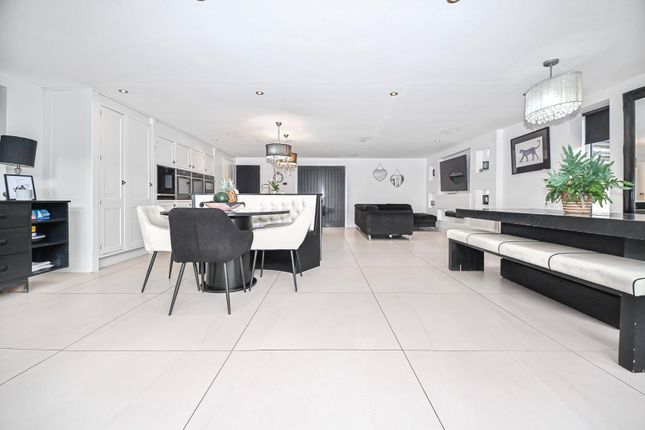 1 Woodstock Drive Open Plan Living (11).Jpg