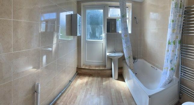 81M, Chobham Road, London photo 3