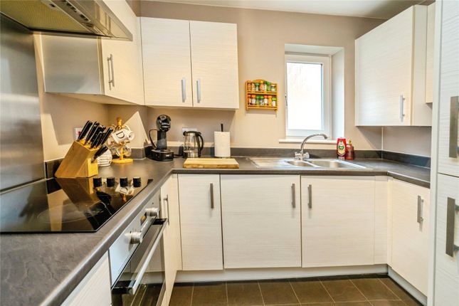 172, Longley Road, West Sussex photo 3