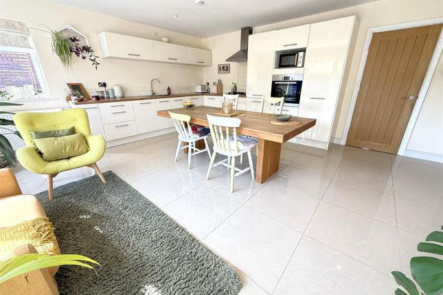 41, Belvoir Road, Bottesford photo 2
