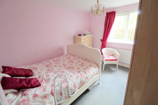 5, Jackson Close, Slough photo 4