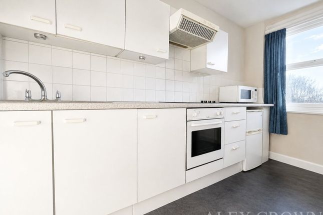 Room 5, 700, Holloway Road, London photo 2